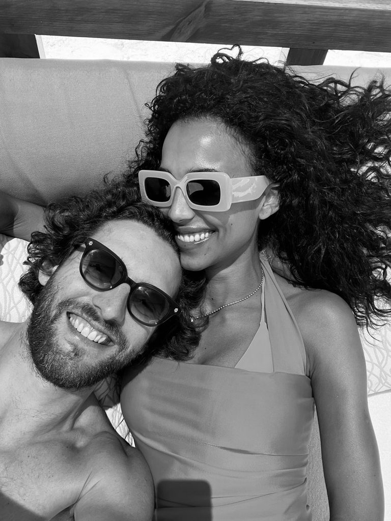 Amanda-Leo-Couple-pics-9